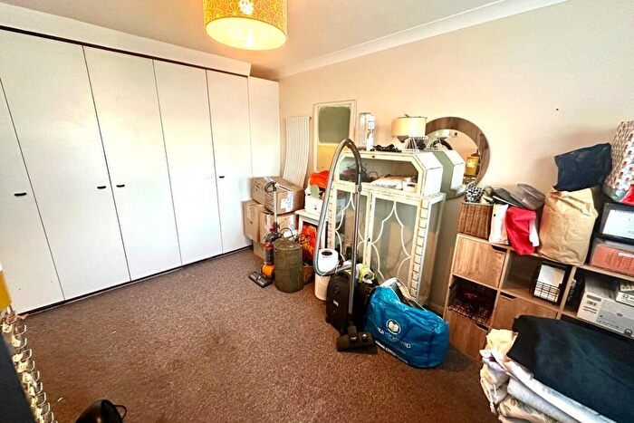 2 Bedroom Flat For Sale In Greystone Avenue, Worthing, West Sussex, BN13