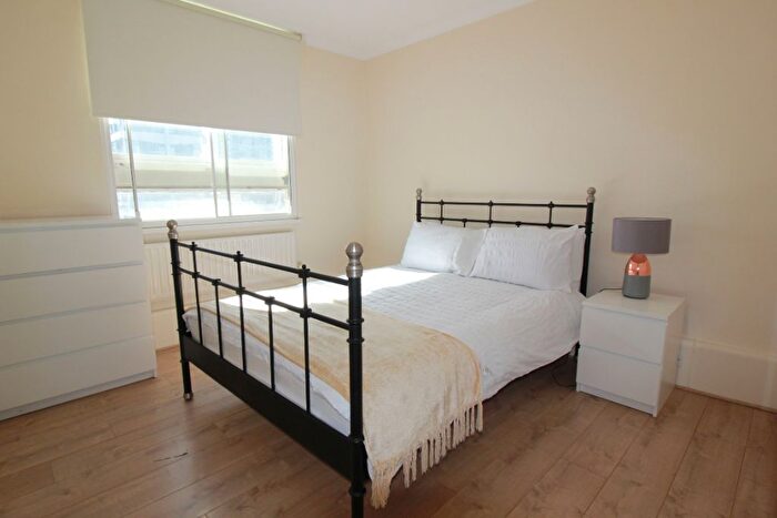 3 Bedroom Flat To Rent In Harrowby Street, Marylebone, London, W1H