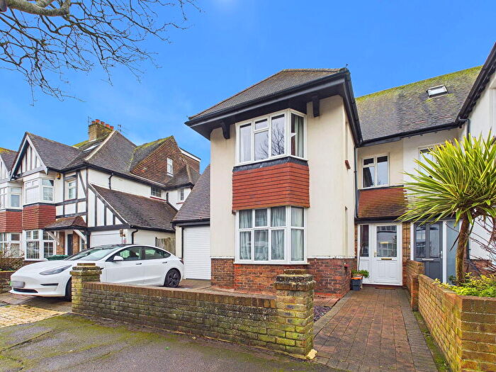 4 Bedroom Semi-Detached House For Sale In St Keyna Avenue, Hove, BN3