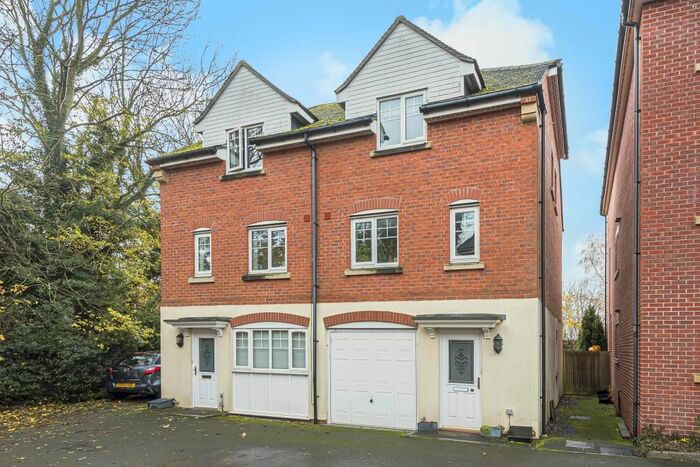 3 Bedroom Semi-Detached House To Rent In Abingdon, Oxfordshire, OX14