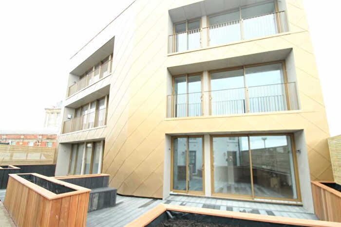 2 Bedroom Apartment To Rent In Eastern Esplanade, Southend On Sea, SS1