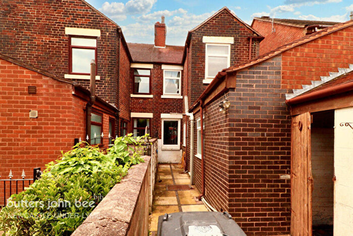 3 Bedroom End Of Terrace House For Sale In Oxford Road, Newcastle, ST5