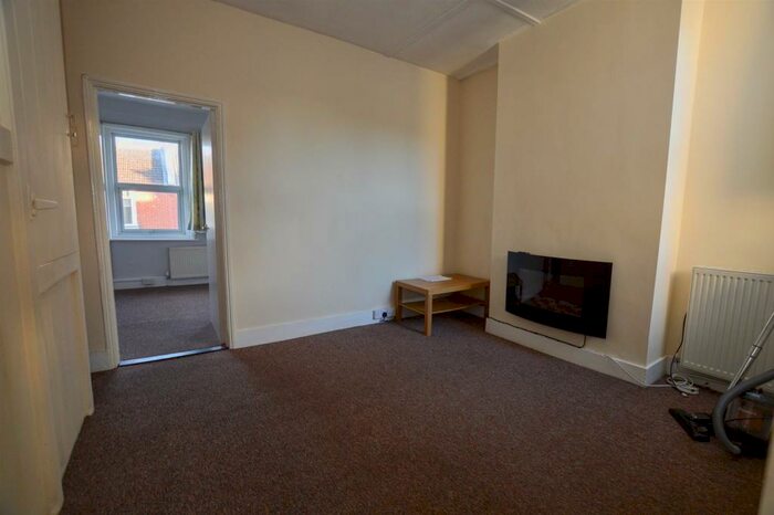 1 Bedroom Flat To Rent In Dursley Road, Eastbourne, BN22