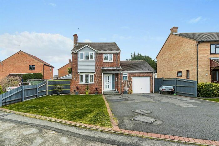 3 Bedroom Detached House To Rent In Plantagenet Crescent, Bournemouth, BH11