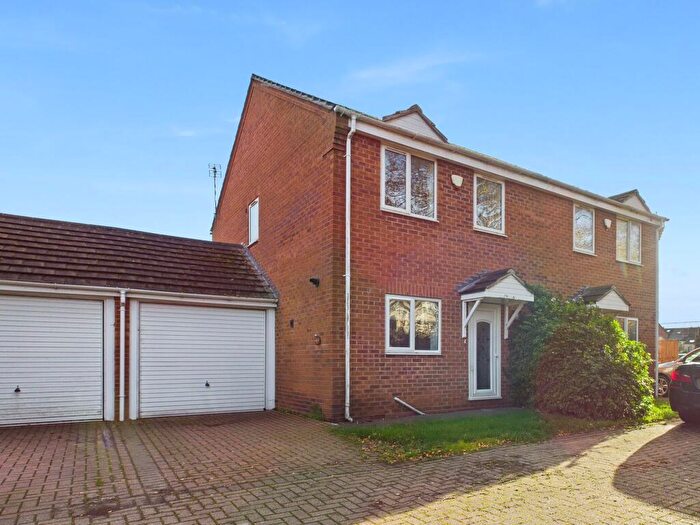 3 Bedroom Semi-Detached House For Sale In Belvoir Road, Netherfield, Nottingham, NG4