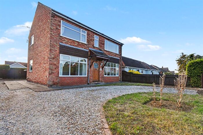 4 Bedroom Detached House For Sale In Peaks Avenue, New Waltham, Grimsby, DN36