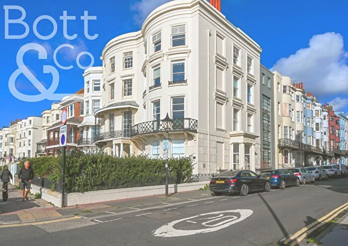 2 Bedroom Flat For Sale In Marine Parade, Brighton, BN2