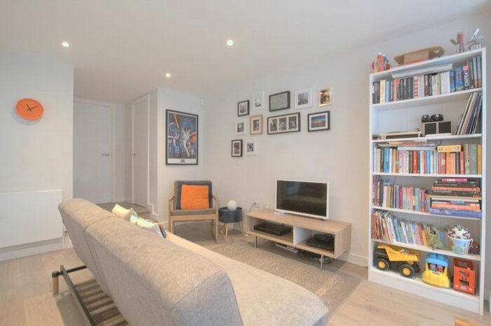 2 Bedroom Flat To Rent In Acton Lane, London, W4