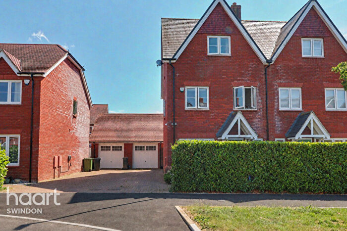 3 Bedroom Semi-Detached House For Sale In Dearle Road, Swindon, SN25