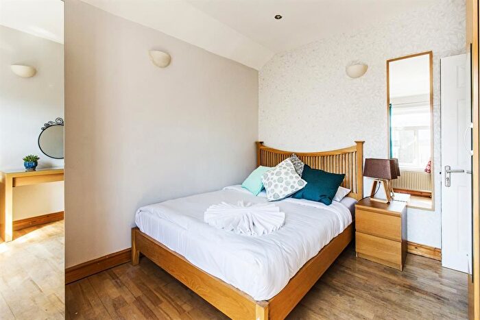 5 Bedroom Flat To Rent In Agar Grove, London, London, NW1