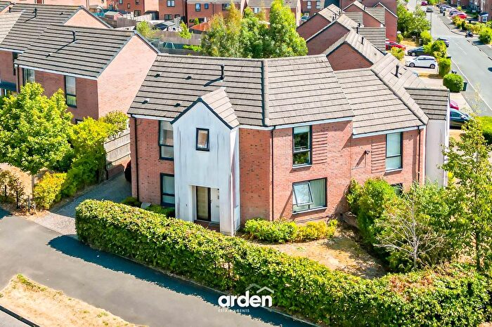 3 Bedroom Semi-Detached House For Sale In Frogmill Road, Birmingham, B31