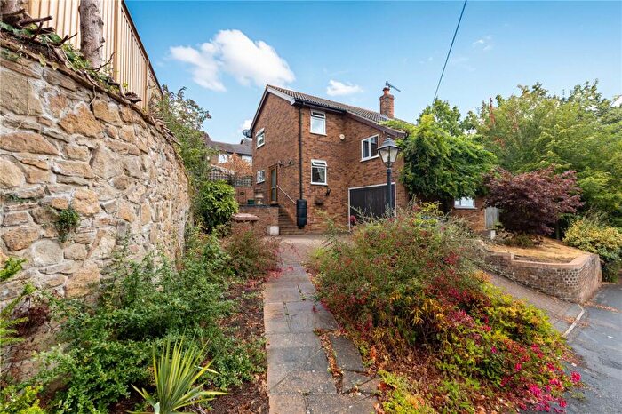 3 Bedroom Detached House For Sale In Twycross Road, Godalming, Surrey, GU7