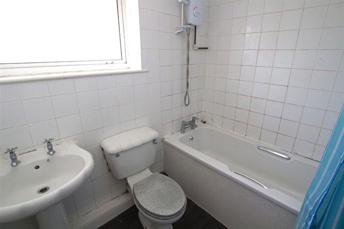 3 Bedroom Terraced House To Rent In Brettenham Avenue, Middlesbrough, TS4