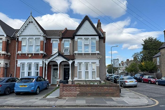 1 Bedroom Flat For Sale In & A Coventry Road, Ilford, IG1