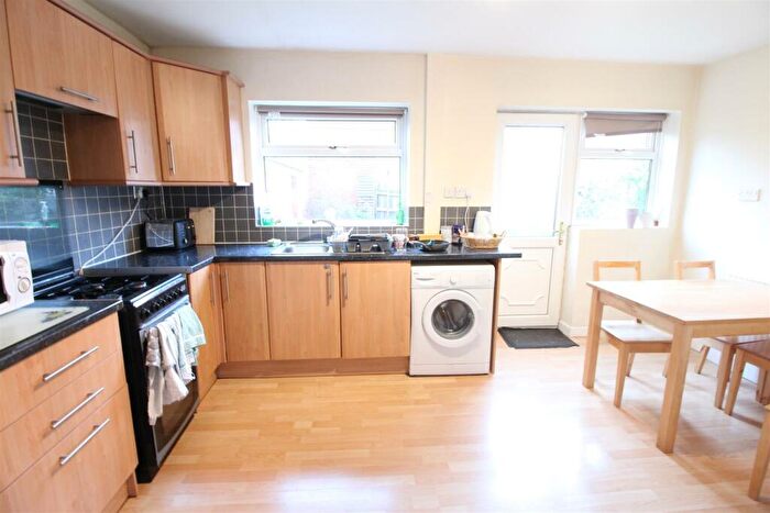 2 Bedroom End Of Terrace House To Rent In **£pppw Excluding Bills** Abbey Bridge, Lenton, NG7