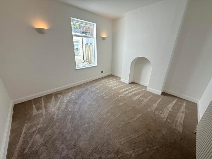 5 Bedroom House To Rent In Warstone Parade East, Birmingham, B18
