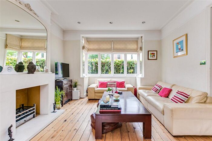 4 Bedroom Terraced House To Rent In Muncaster Road, SW11