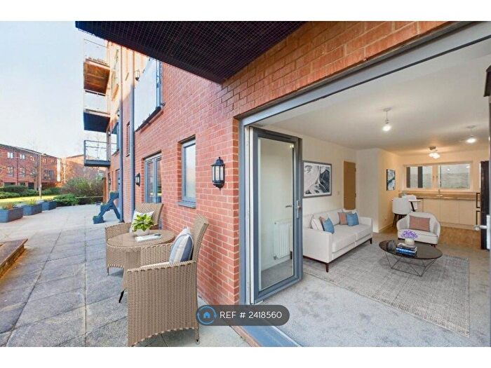 2 Bedroom Flat To Rent In Aire Quay, Hunslet, Leeds, LS10