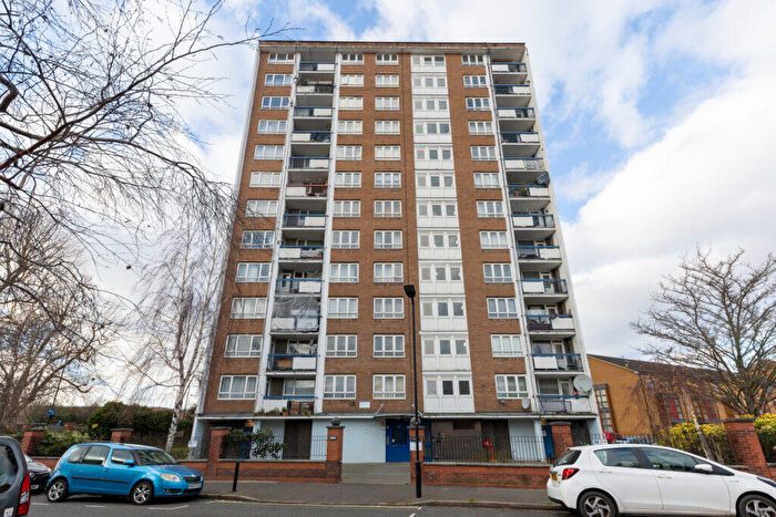 3 Bedroom Flat For Sale In George Downing Estate, London, N16