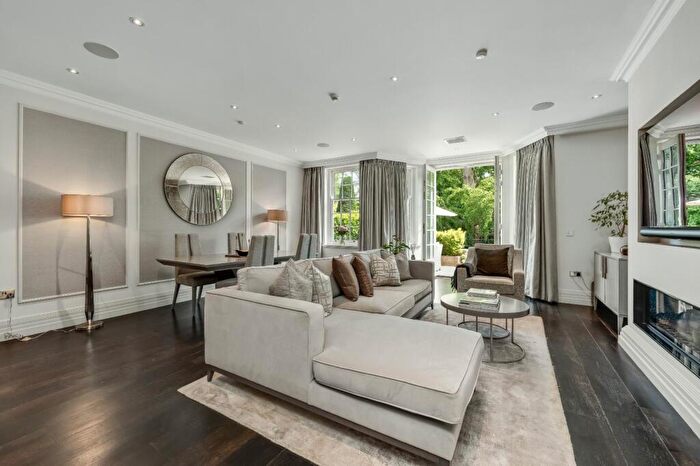 2 Bedroom Apartment For Sale In Princess Square, Esher, Surrey, KT10