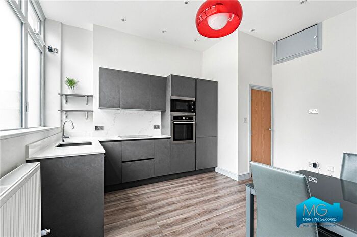 2 Bedroom Flat To Rent In Hanley Road, London, N4