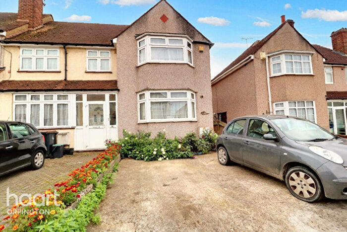 2 Bedroom End Of Terrace House For Sale In Millwood Road, Orpington, BR5