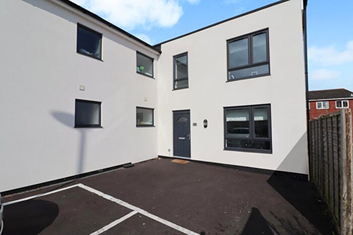 2 Bedroom Flat To Rent In Botley Road, Park Gate, SO31