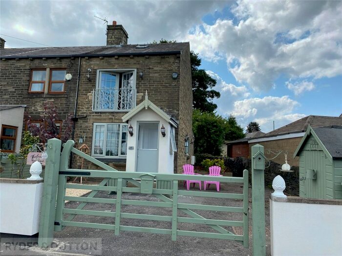 2 Bedroom End Of Terrace House To Rent In Long Lane, Southowram, Halifax, West Yorkshire, HX3