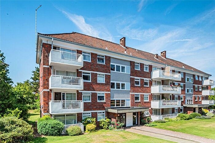 2 Bedroom Garage / Parking For Sale In York House, Sheen Road, TW10