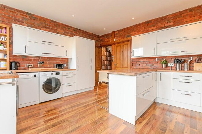 2 Bedroom Terraced House For Sale In Royd Street, Huddersfield, HD3