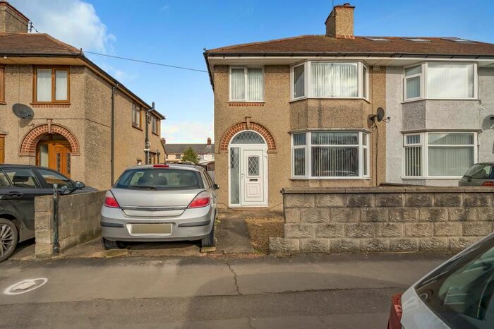3 Bedroom Semi-Detached House To Rent In Barns Road, East Oxford, OX4