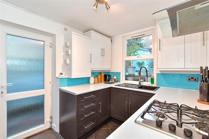 1 Bedroom Flat For Sale In St. Andrew's Road, Southsea, Hampshire, PO5