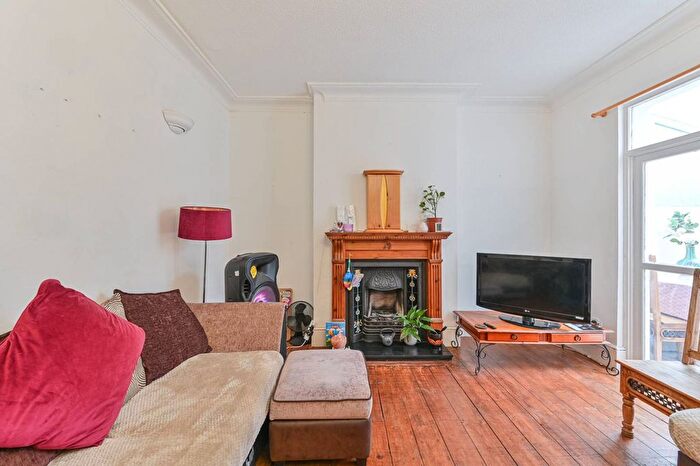 4 Bedroom Terraced House To Rent In Hazelbank Road, Catford, London, SE6
