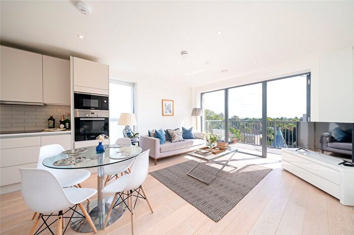 2 Bedroom Flat For Sale In Beatrice Place, Southfields, London, SW19