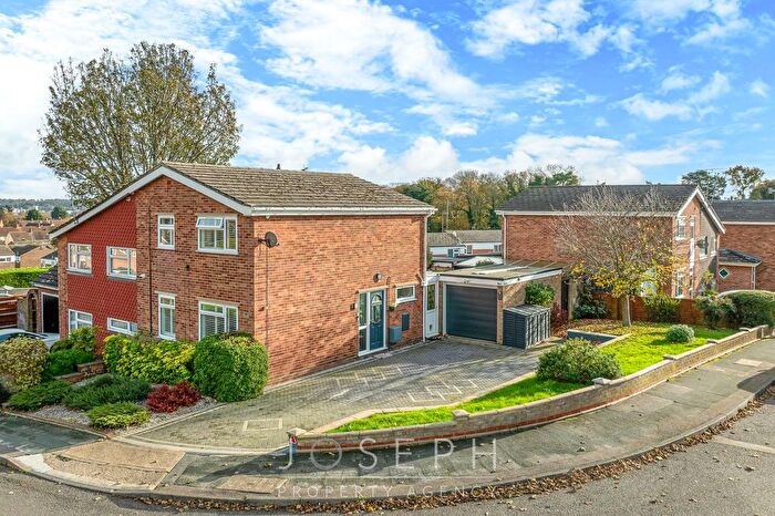 3 Bedroom Semi Detached House For Sale In Lanercost Way, Ipswich, IP2