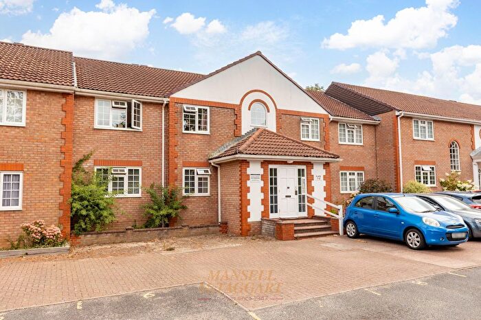 2 Bedroom Flat For Sale In St. Nicholas Court, Crawley, RH10