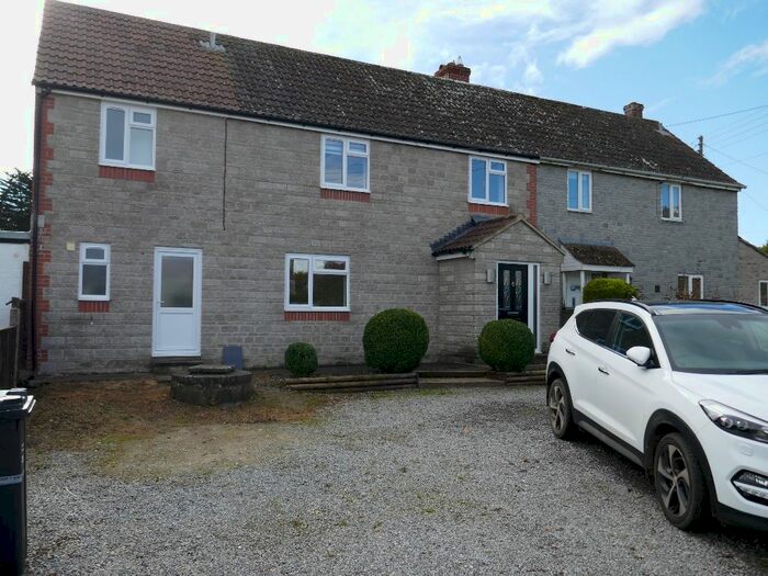 4 Bedroom Semi-Detached House To Rent In Neville Close, Charlton Adam TA11