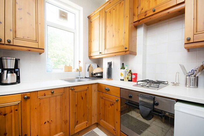 1 Bedroom Flat To Rent In Grove End Road, St John's Wood, London, NW8