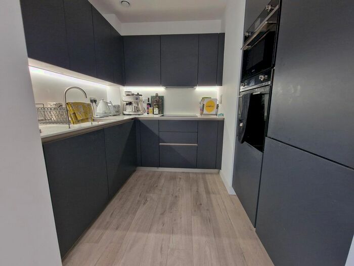 2 Bedroom Flat To Rent In Hartington Court, London, N4