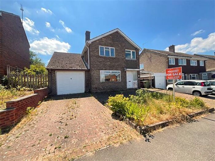 3 Bedroom Detached House For Sale In Rowan Tree Road, Killamarsh, Sheffield, S21