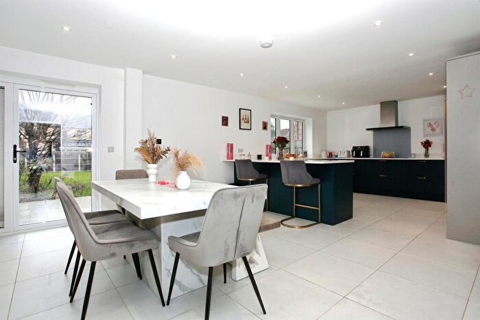 5 Bedroom Detached House For Sale In Eastgate, Deeping St. James, Peterborough, PE6