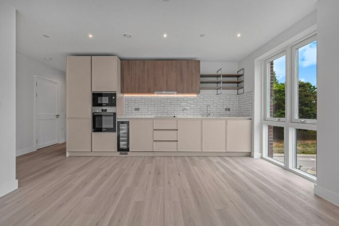 3 Bedroom Flat To Rent In Cairncross House, Townsend Road, SE3