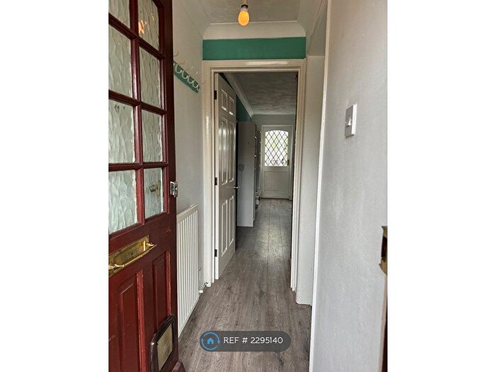 1 Bedroom Terraced House To Rent In Sharpness Close, Hayes, UB4