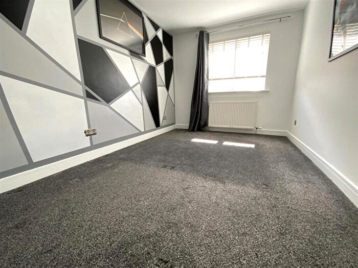 2 Bedroom Apartment To Rent In Easdale, St Leonards, East Kilbride, G74