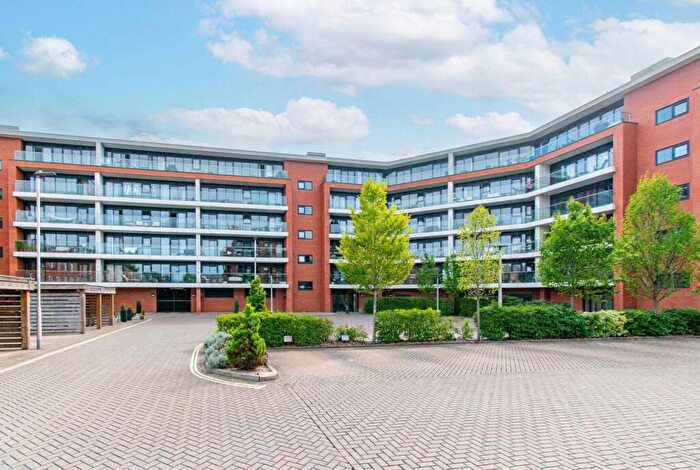 1 Bedroom Apartment To Rent In Racecourse Road, Newbury, Berkshire, RG14