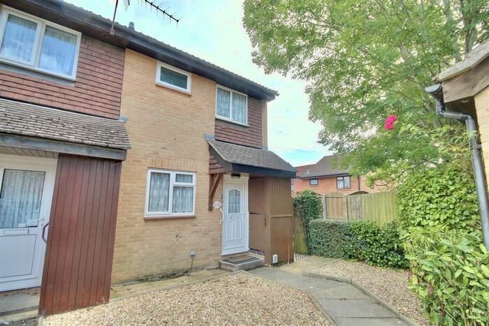 2 Bedroom End Of Terrace House To Rent In Plumpton Grove, Waterlooville PO7