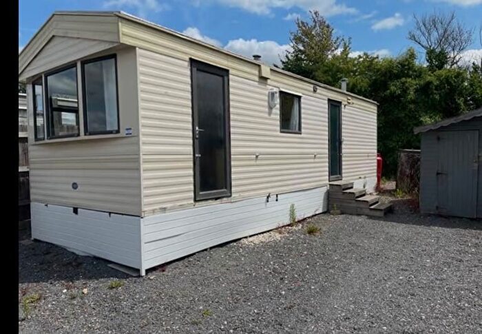 2 Bedroom Detached House To Rent In Oldstocks Farm, Paices Hill Aldermaston, Reading Berkshire, RG7