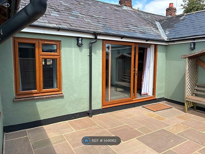 3 Bedroom Bungalow To Rent In Hope Lane, Farnham, GU9