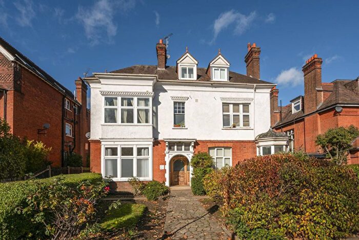 3 Bedroom Flat To Rent In West Hill, West Hill, London, SW15