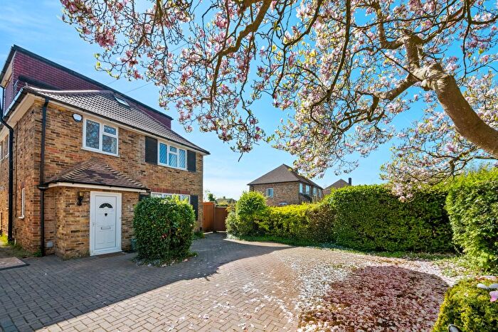 4 Bedroom Detached House For Sale In Northwood Road, Harefield, Uxbridge, UB9